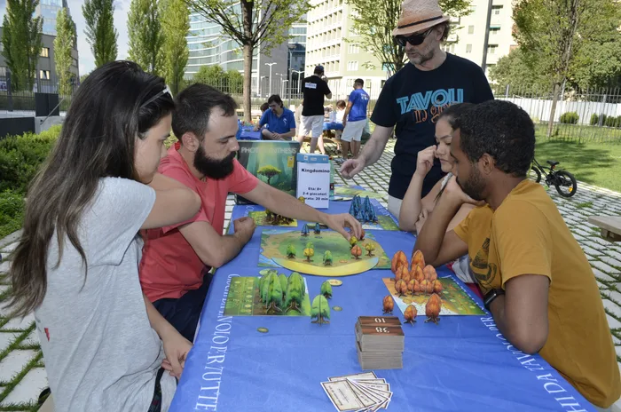 Evento dimostrativo dei giochi da tavolo "Alberi in Gioco" organizzato da Excalibur Games in collaborazione degli con gli italiani